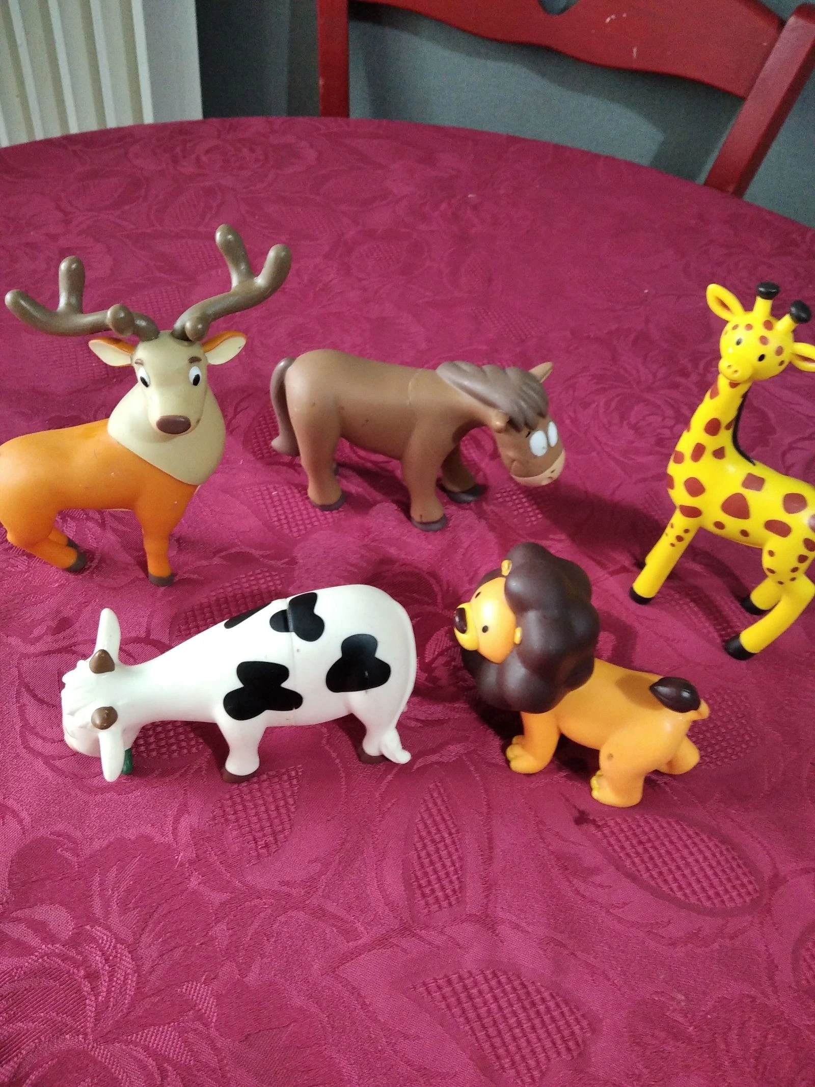 Lot de cinq grands animaux 